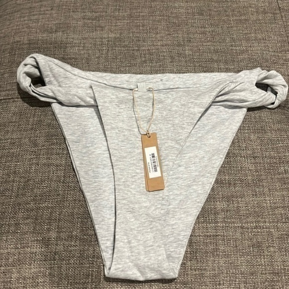 Skims Twist Bikini - Picture 3 of 4